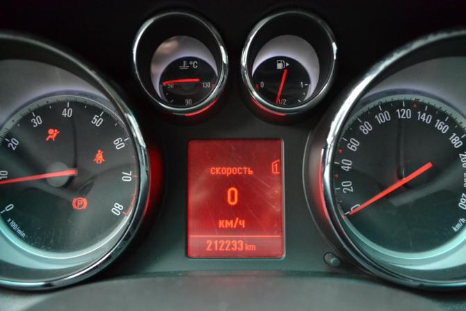 Opel Astra J Рестайлинг с пробегом 2014 года, цена 790 000 рублей, 212200 км, хэтчбек, Автокод Объявления