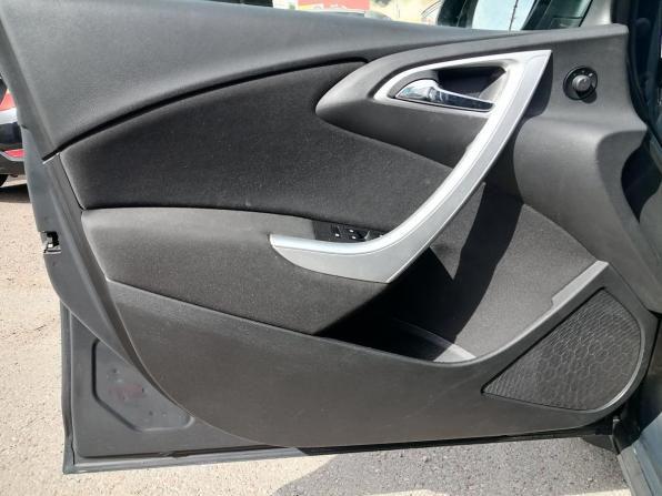 Opel Astra J Рестайлинг с пробегом 2012 года, цена 618 300 рублей, 168127 км, хэтчбек, Автокод Объявления