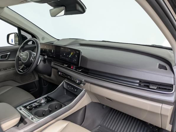Kia Carnival IV Рестайлинг с пробегом 2024 года, цена 6 000 000 рублей, 19576 км, минивэн, Автокод Объявления