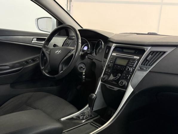 Hyundai Sonata VI (YF) с пробегом 2011 года, цена 800 000 рублей, 215431 км, седан, Автокод Объявления