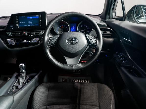 Toyota C-HR I Рестайлинг с пробегом 2019 года, цена 1 900 000 рублей, 49552 км, внедорожник, Автокод Объявления