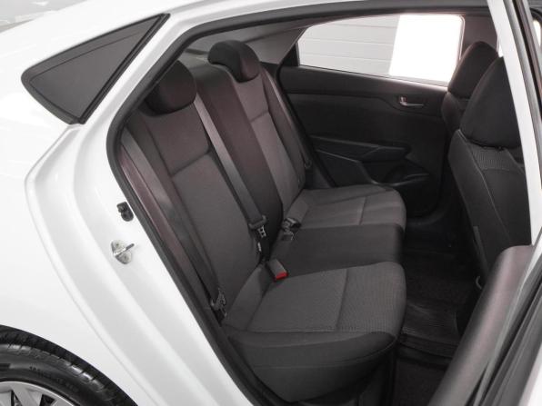 Hyundai Solaris II с пробегом 2017 года, цена 1 349 000 рублей, 83137 км, седан, Автокод Объявления