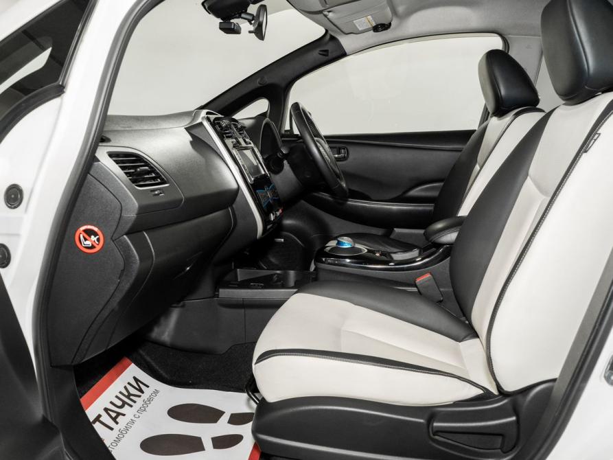Nissan Leaf I (ZE0/AZE0) Иркутск  - изображение 6
