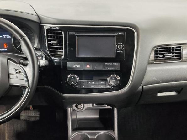 Mitsubishi Outlander III Рестайлинг 2 с пробегом 2016 года, цена 1 599 000 рублей, 176266 км, внедорожник, Автокод Объявления