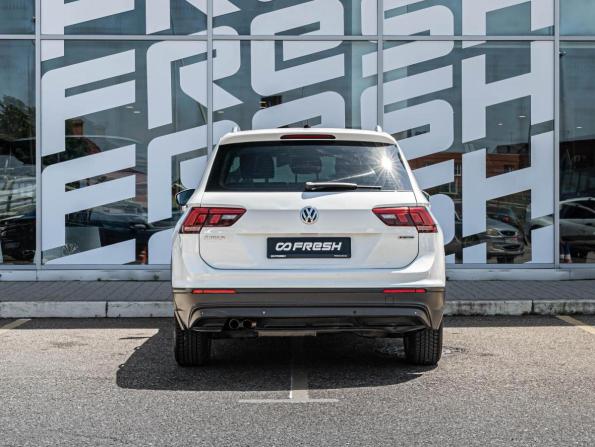 Volkswagen Tiguan II с пробегом 2018 года, цена 2 425 000 рублей, 106464 км, внедорожник, Автокод Объявления