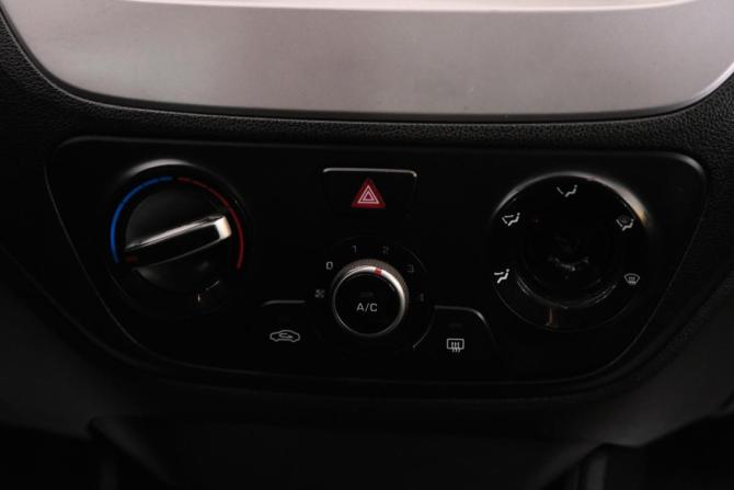 Hyundai Solaris II с пробегом 2017 года, цена 849 000 рублей, 124000 км, седан, Автокод Объявления