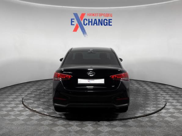 Hyundai Solaris II с пробегом 2017 года, цена 1 419 000 рублей, 120504 км, седан, Автокод Объявления