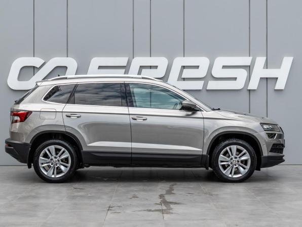 Skoda Karoq I с пробегом 2021 года, цена 2 445 000 рублей, 76092 км, внедорожник, Автокод Объявления
