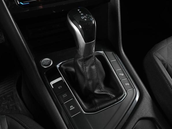 Volkswagen Tiguan II Рестайлинг с пробегом 2021 года, цена 2 399 000 рублей, 129656 км, внедорожник, Автокод Объявления