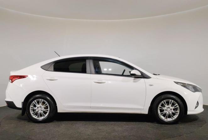 Hyundai Solaris II Рестайлинг с пробегом 2022 года, цена 1 680 000 рублей, 126054 км, седан, Автокод Объявления