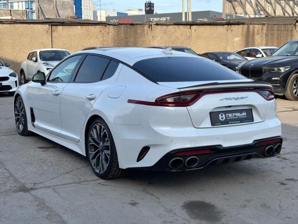 Kia Stinger I с пробегом 2018 года, цена 2 390 000 рублей, 178579 км, лифтбек, Автокод Объявления