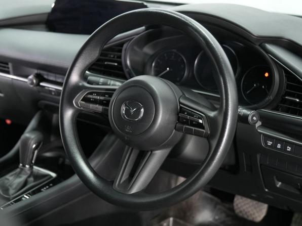 Mazda 3 IV (BP) с пробегом 2022 года, цена 1 785 000 рублей, 38397 км, хэтчбек, Автокод Объявления