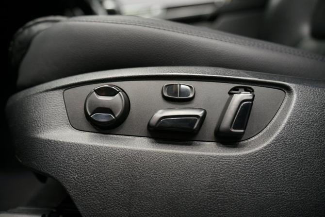 Volkswagen Touareg II Рестайлинг с пробегом 2015 года, цена 2 740 000 рублей, 239463 км, внедорожник, Автокод Объявления