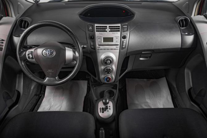Toyota Yaris II с пробегом 2006 года, цена 579 000 рублей, 170000 км, хэтчбек, Автокод Объявления