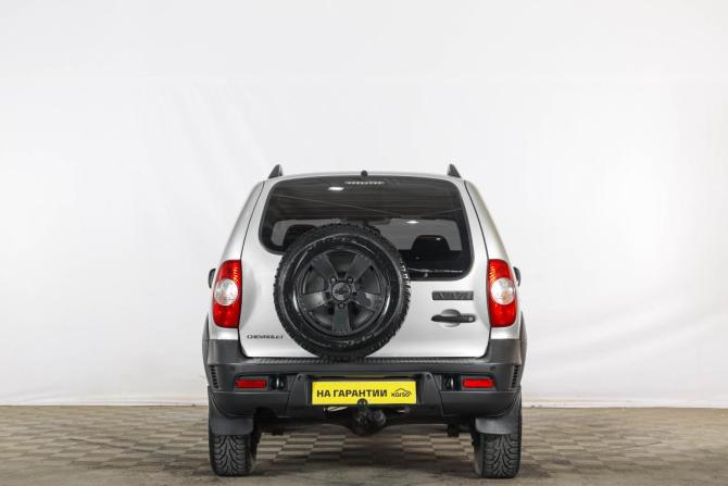 Chevrolet Niva I Рестайлинг с пробегом 2013 года, цена 629 000 рублей, 108281 км, внедорожник, Автокод Объявления