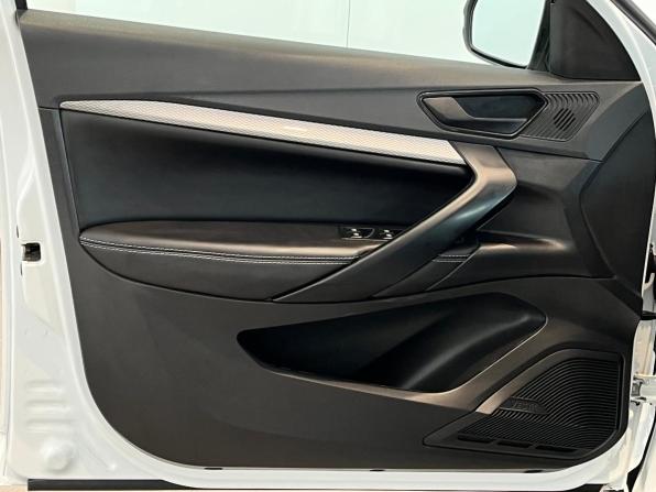 Lada (ВАЗ) Vesta I Рестайлинг (NG) с пробегом 2024 года, цена 1 380 000 рублей, 5317 км, седан, Автокод Объявления