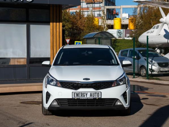 Kia Rio IV Рестайлинг с пробегом 2020 года, цена 1 469 000 рублей, 134673 км, седан, Автокод Объявления