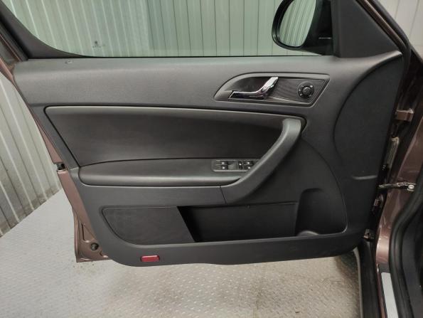 Skoda Yeti I Рестайлинг с пробегом 2018 года, цена 1 335 000 рублей, 238838 км, внедорожник, Автокод Объявления
