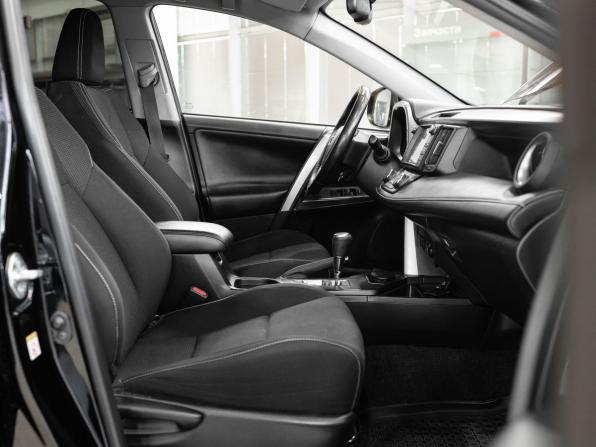 Toyota RAV4 IV (XA40) Рестайлинг с пробегом 2018 года, цена 2 185 000 рублей, 190627 км, внедорожник, Автокод Объявления