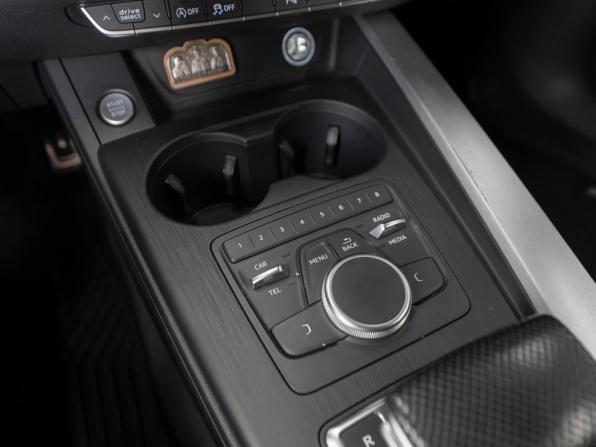 Audi A4 V (B9) Рестайлинг с пробегом 2019 года, цена 2 890 000 рублей, 123227 км, седан, Автокод Объявления
