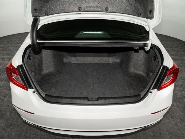 Honda Accord X Рестайлинг с пробегом 2021 года, цена 2 449 500 рублей, 52073 км, седан, Автокод Объявления