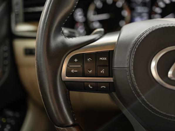 Lexus LX III Рестайлинг 2 с пробегом 2016 года, цена 6 750 000 рублей, 165362 км, внедорожник, Автокод Объявления