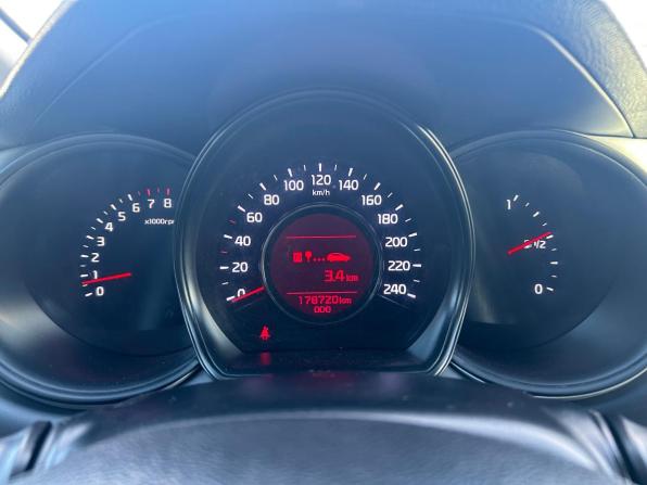 Kia Ceed II с пробегом 2012 года, цена 880 000 рублей, 179000 км, универсал, Автокод Объявления