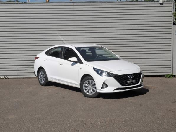 Hyundai Solaris II Рестайлинг с пробегом 2022 года, цена 1 665 000 рублей, 68053 км, седан, Автокод Объявления