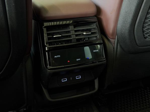 Geely Monjaro I с пробегом 2023 года, цена 2 990 000 рублей, 49657 км, внедорожник, Автокод Объявления