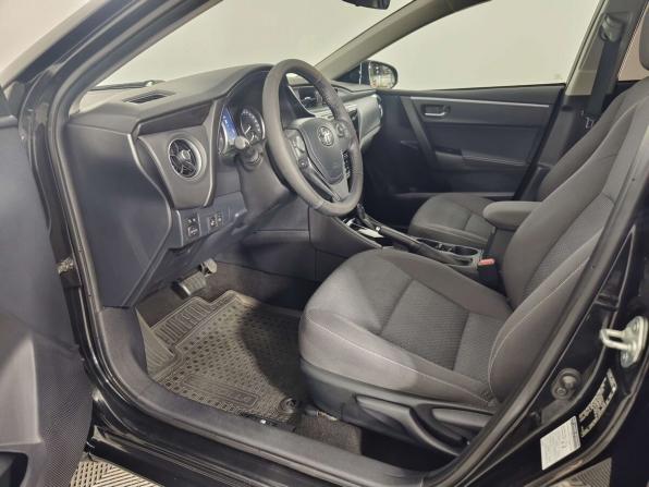 Toyota Corolla XI (E160 E170 E180) Рестайлинг 1 с пробегом 2018 года, цена 1 630 000 рублей, 118742 км, седан, Автокод Объявления