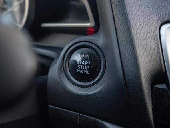 Mazda 3 III (BM) с пробегом 2014 года, цена 1 299 000 рублей, 189690 км, седан, Автокод Объявления