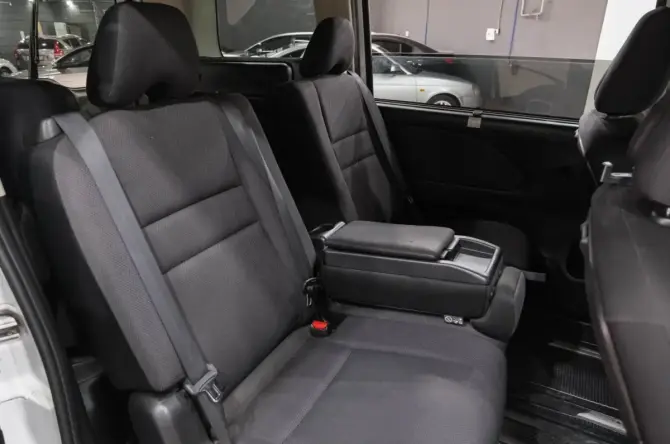 Nissan Serena V (C27) с пробегом 2016 года, цена 1 619 000 рублей, 215000 км, минивэн, Автокод Объявления