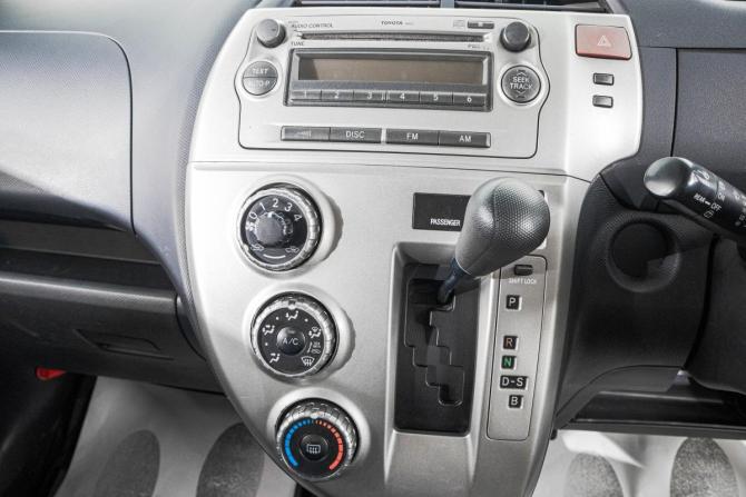 Toyota Ractis I с пробегом 2009 года, цена 599 000 рублей, 250000 км, хэтчбек, Автокод Объявления