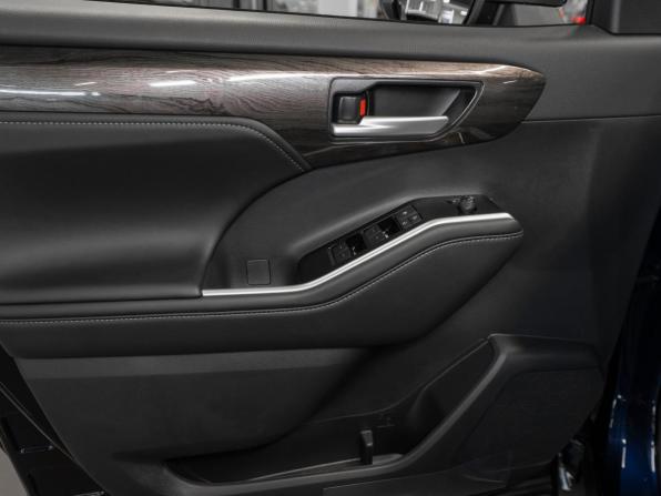 Toyota Highlander IV (XU70) с пробегом 2026 года, цена 5 600 000 рублей, 30 км, внедорожник, Автокод Объявления