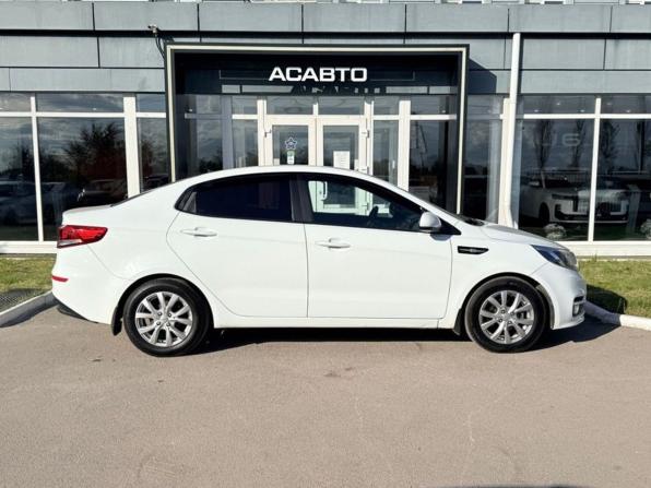 Kia Rio III Рестайлинг с пробегом 2016 года, цена 865 000 рублей, 174517 км, седан, Автокод Объявления