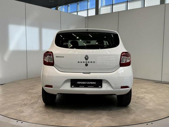 Renault Sandero II с пробегом 2016 года, цена 850 000 рублей, 124451 км, хэтчбек, Автокод Объявления
