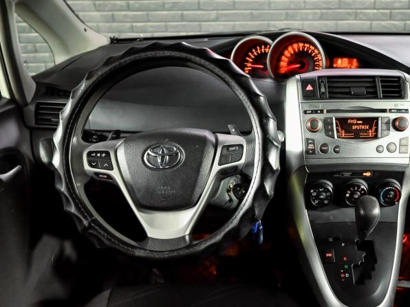 Toyota Verso I с пробегом 2011 года, цена 1 070 000 рублей, 210021 км, компактвэн, Автокод Объявления