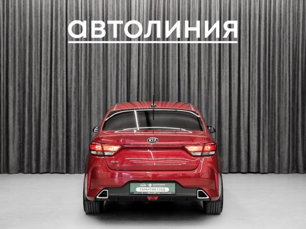 Kia Rio IV Рестайлинг с пробегом 2021 года, цена 1 699 000 рублей, 52000 км, седан, Автокод Объявления