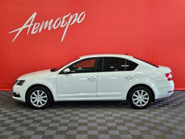 Skoda Octavia III (A7) Рестайлинг с пробегом 2017 года, цена 1 339 000 рублей, 189405 км, лифтбек, Автокод Объявления