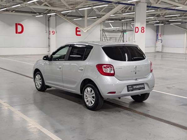 Renault Sandero II с пробегом 2016 года, цена 830 000 рублей, 67593 км, хэтчбек, Автокод Объявления