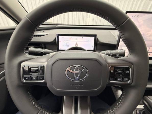 Toyota RAV4 VI (XA60) с пробегом 2026 года, цена 4 399 000 рублей, 10 км, внедорожник, Автокод Объявления