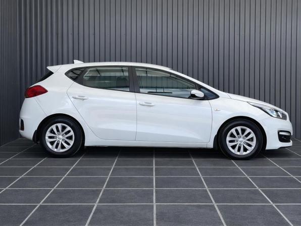 Kia Ceed II Рестайлинг с пробегом 2017 года, цена 1 227 000 рублей, 174863 км, хэтчбек, Автокод Объявления