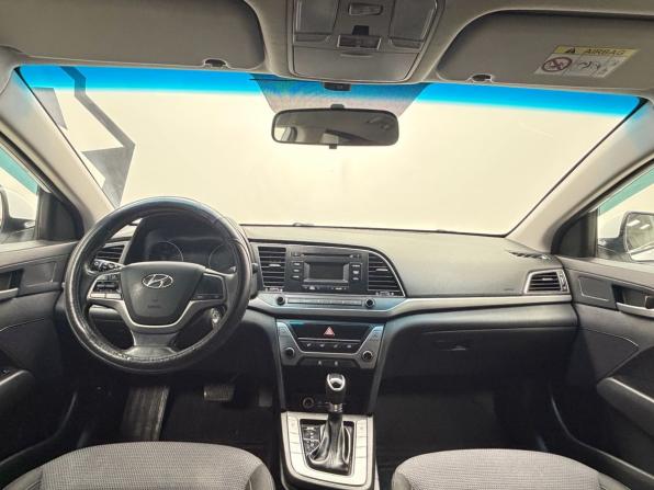Hyundai Elantra VI (AD) с пробегом 2018 года, цена 1 590 000 рублей, 150000 км, седан, Автокод Объявления