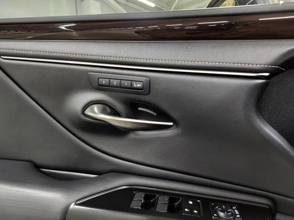 Lexus ES VII с пробегом 2019 года, цена 4 250 000 рублей, 86001 км, седан, Автокод Объявления