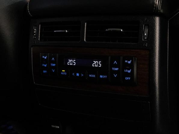 Toyota Land Cruiser 200 Series Рестайлинг 2 с пробегом 2017 года, цена 5 990 000 рублей, 195000 км, внедорожник, Автокод Объявления