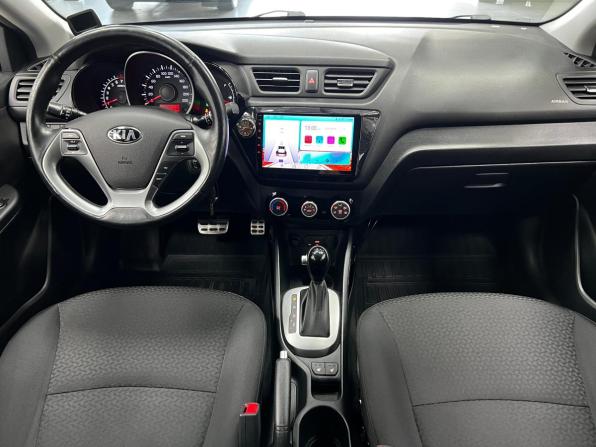 Kia Rio III Рестайлинг с пробегом 2017 года, цена 1 319 000 рублей, 41453 км, хэтчбек, Автокод Объявления