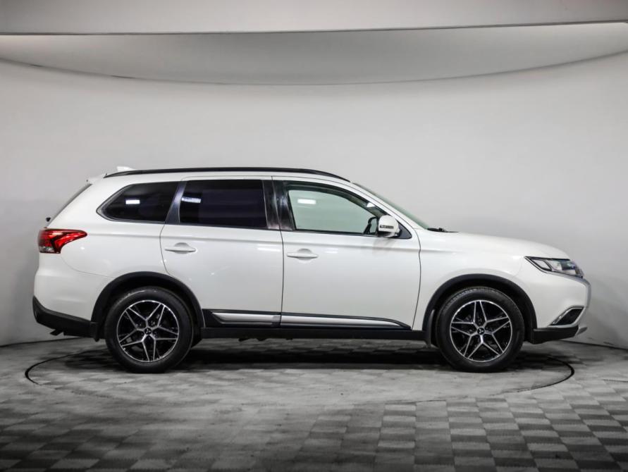 Mitsubishi Outlander III Рестайлинг 2 Санкт-Петербург  - изображение 4