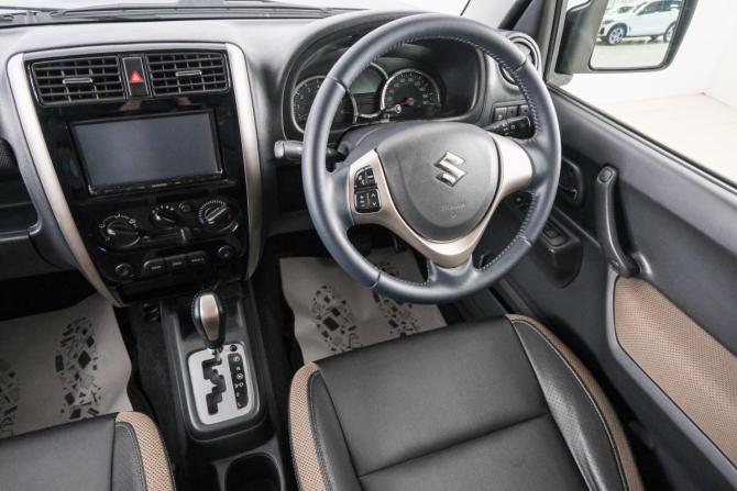 Suzuki Jimny III Рестайлинг 2 с пробегом 2016 года, цена 1 329 000 рублей, 102594 км, внедорожник, Автокод Объявления