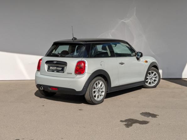 Mini Hatch III (F55/F56) Рестайлинг с пробегом 2018 года, цена 1 850 000 рублей, 73652 км, хэтчбек, Автокод Объявления