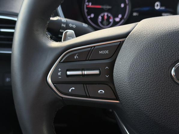 Hyundai Santa Fe IV Рестайлинг с пробегом 2021 года, цена 3 650 000 рублей, 70468 км, внедорожник, Автокод Объявления